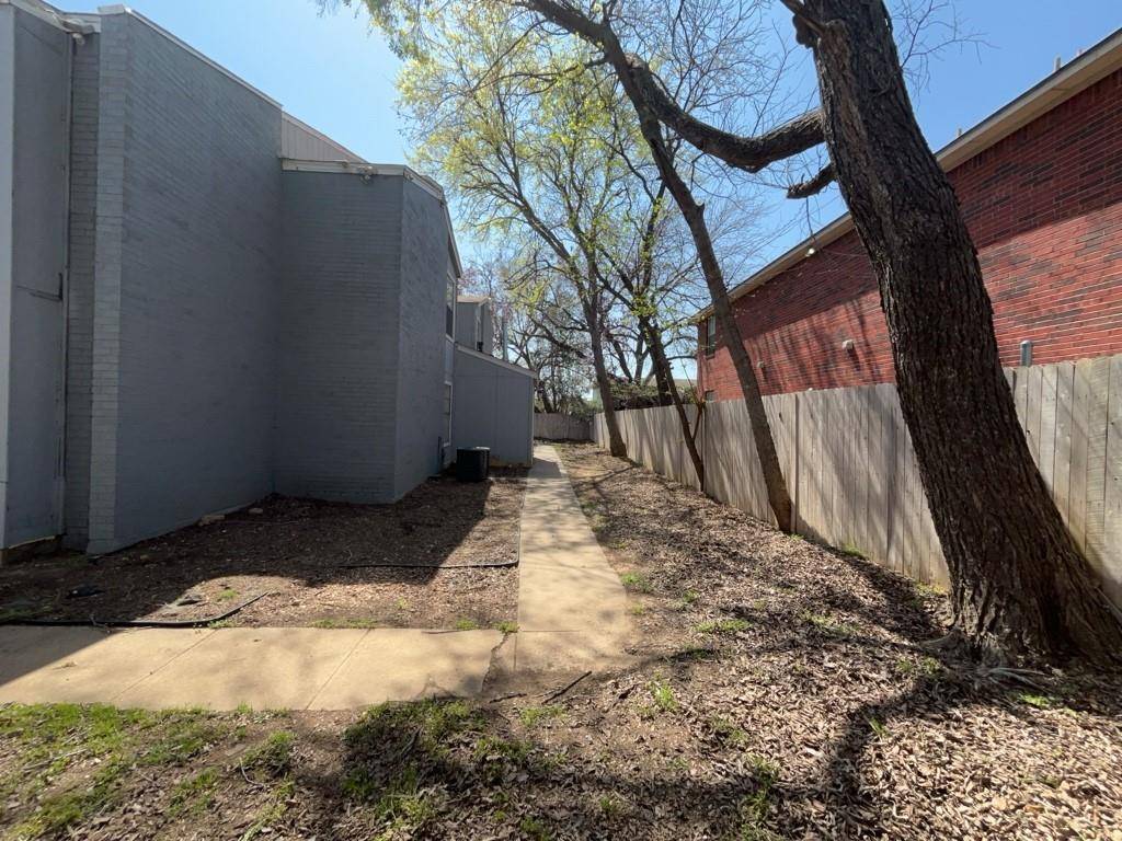 Denton, TX 76201,219 Fry Street #11