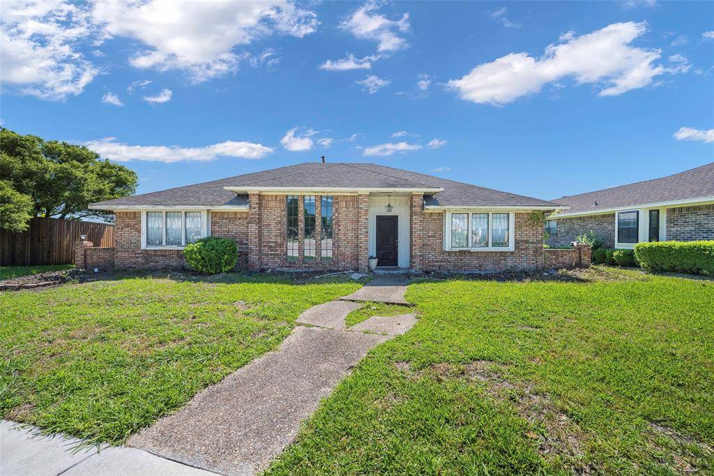 2402 Country Club Parkway, Garland, TX 75041