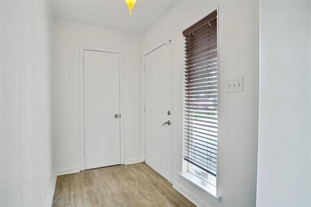Hurst, TX 76053,108 Sunnyvale Terrace