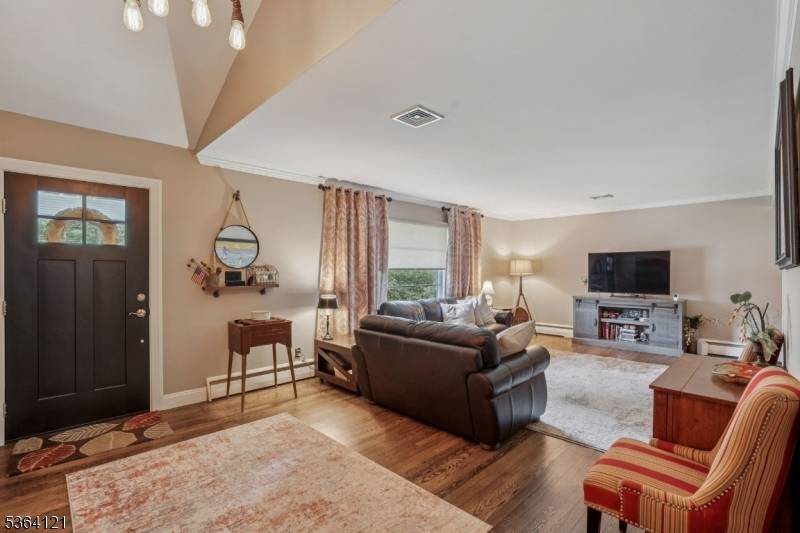 New Providence Boro, NJ 07974,198 Pittsford Way