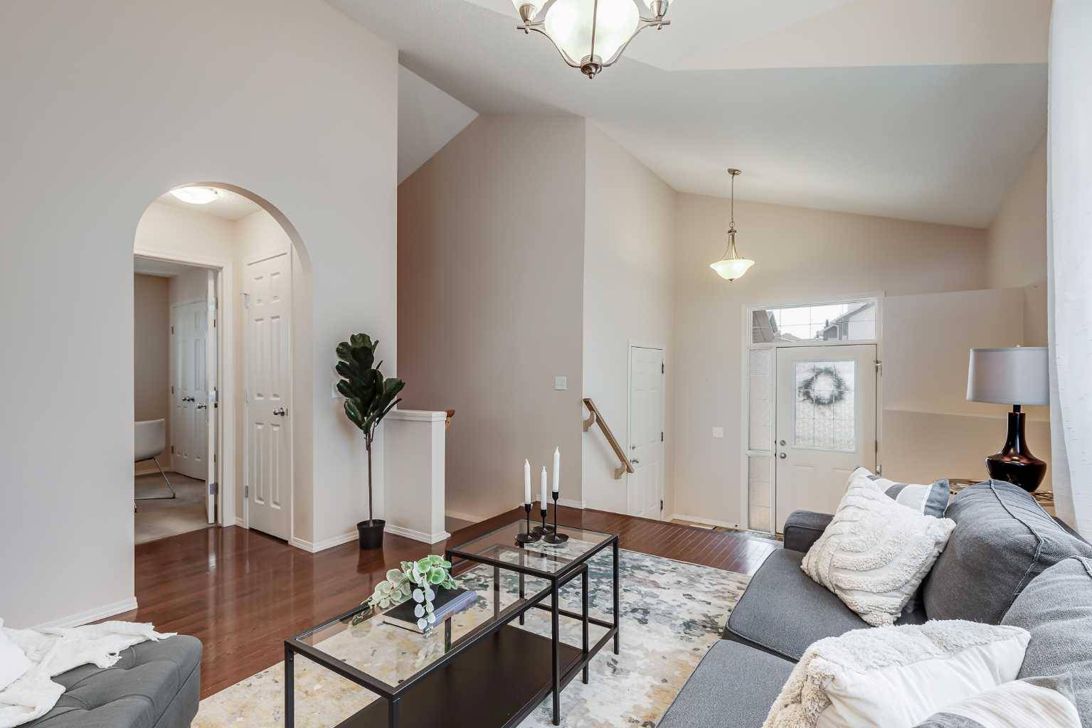 Airdrie, AB T4B 3H9,1046 Channelside WAY SW