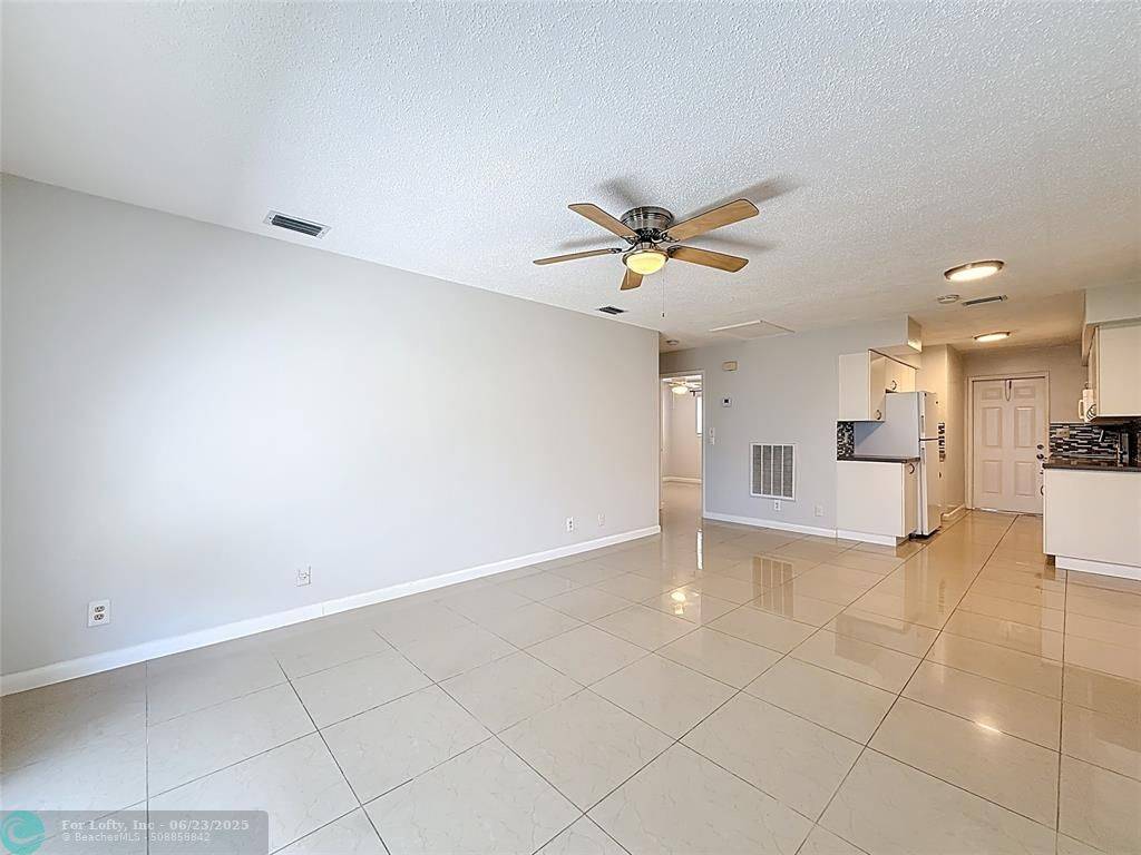 Lauderdale By The Sea, FL 33308,4421 Poinciana St  #4
