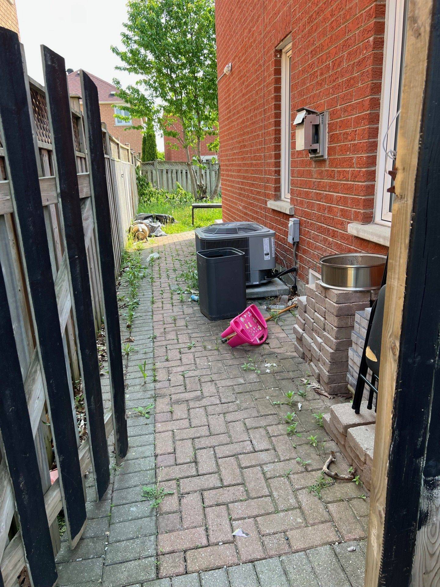 Markham, ON L3S 3X2,43 Fonda RD #Bsmt