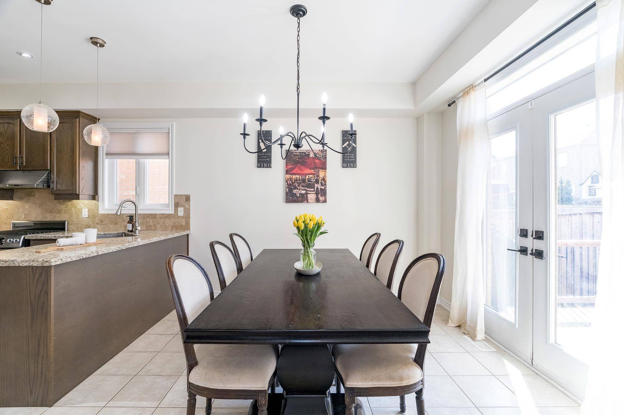 Bradford West Gwillimbury, ON L3Z 0K6,82 Weir ST