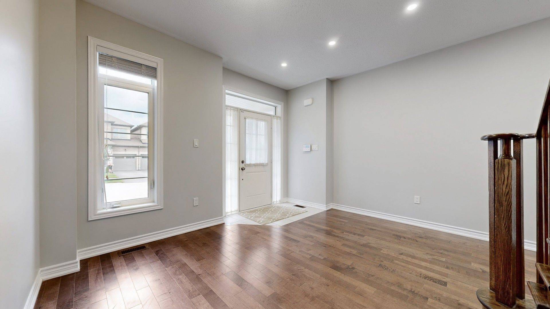 East Gwillimbury, ON L9N 0S2,71 Mondial CRES