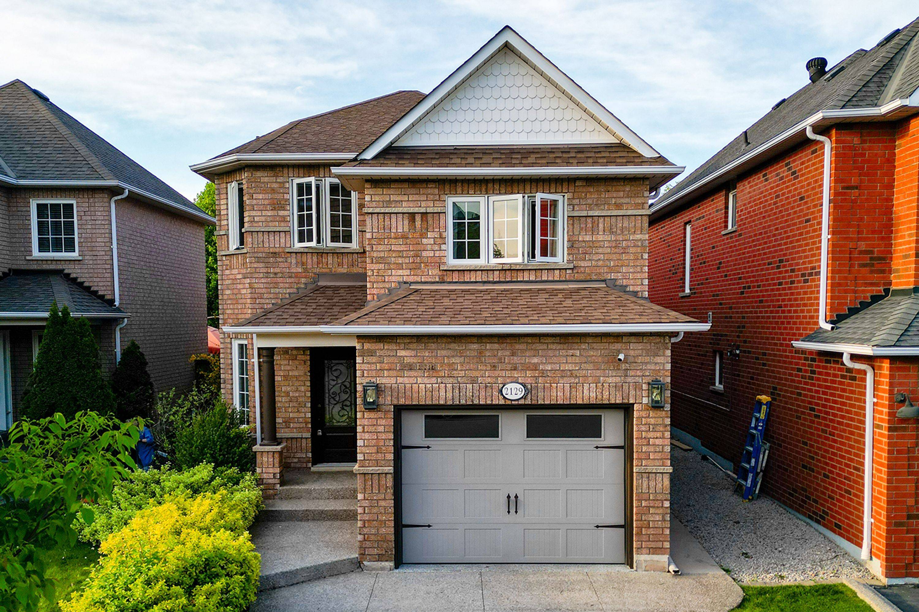 Oakville, ON L6M 3S4,2129 Glenfield RD