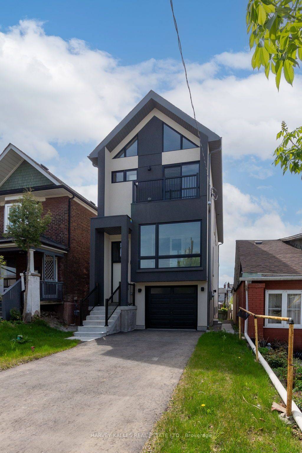 Toronto W03, ON M6N 2S2,19 Lambton AVE