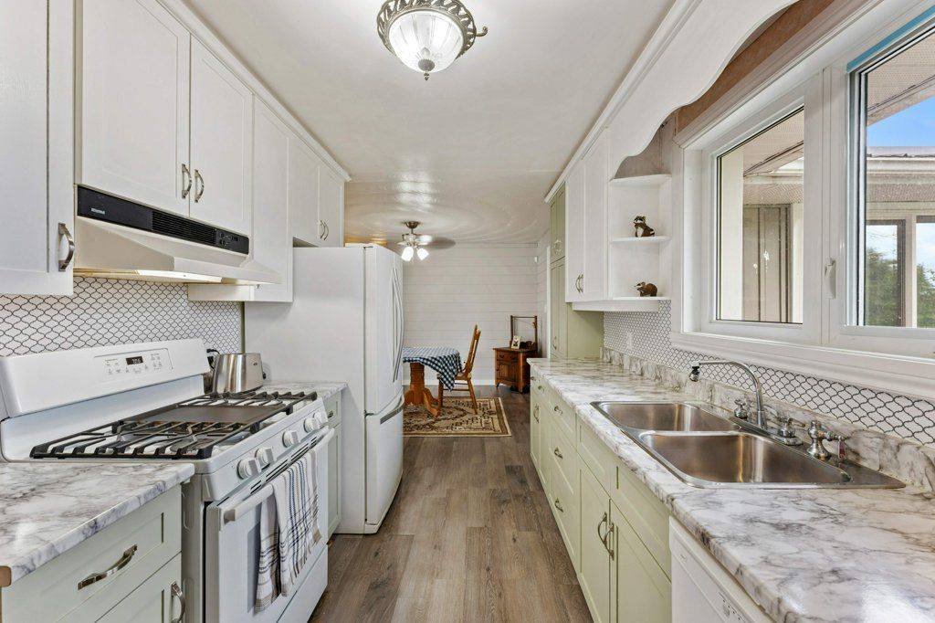 South Frontenac, ON K0H 1V0,5086 Highway 38 N/A