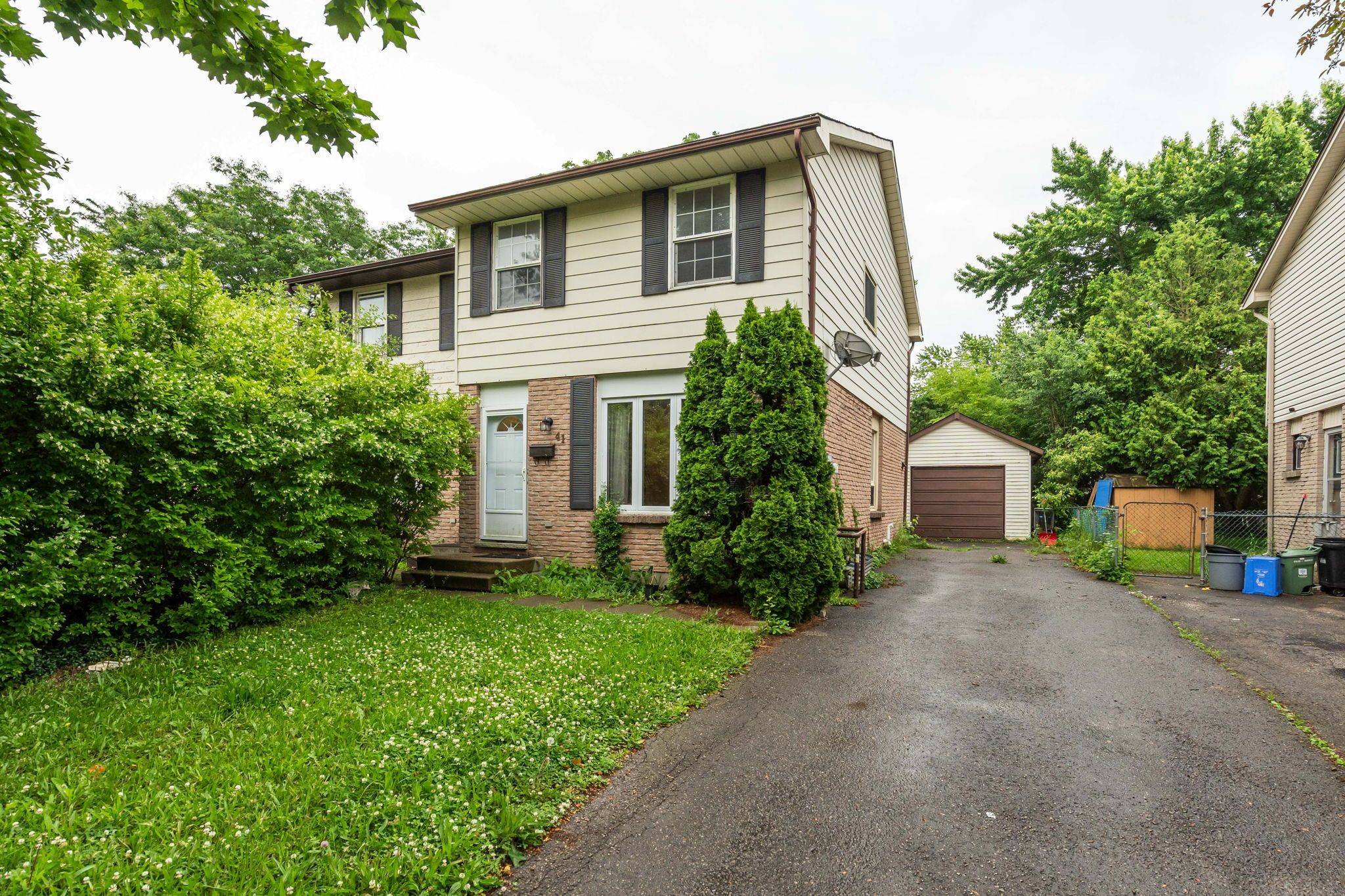 41 Inverary RD, London North, ON N6G 3L5