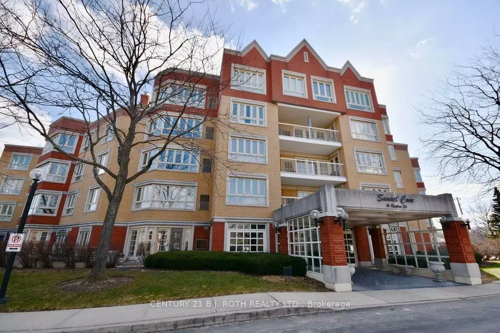 Collingwood, ON L9Y 4Y2,16 Raglan ST #304