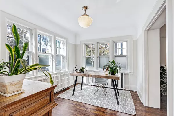 Toronto C04, ON M4R 2B1,311 Rosewell AVE