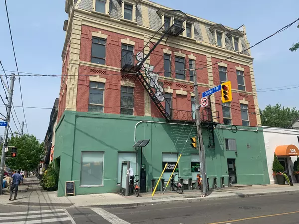 Toronto C01, ON M6J 1H9,1092 Queen ST W