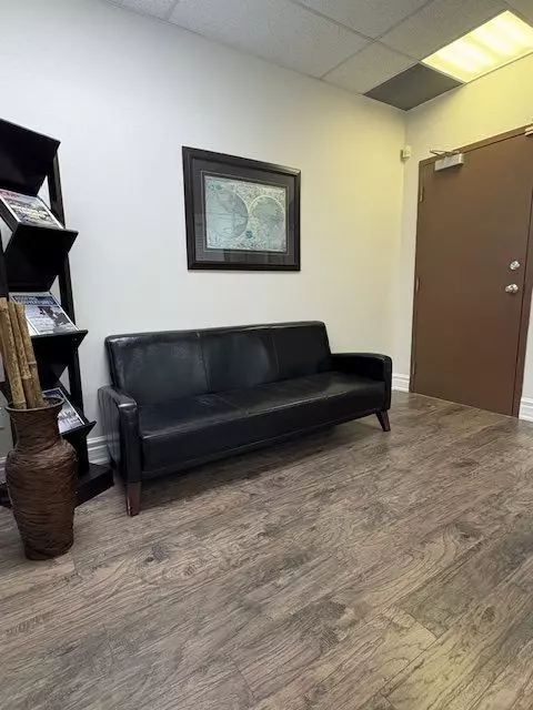 Toronto C12, ON M3B 3H9,255 Duncan Mill RD #301