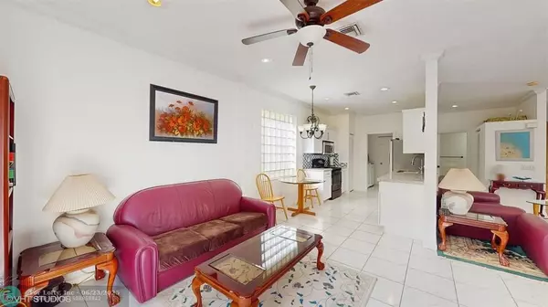 Coral Springs, FL 33071,9744 NW 1st Mnr