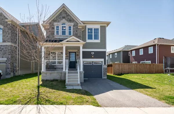 6 Bobolink DR, Wasaga Beach, ON N4G 5S4