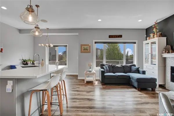 148 Newton WAY, Saskatoon, SK S7J 3L8