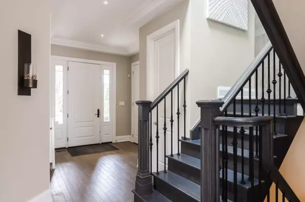 Oakville, ON L6K 2Z6,82 Brant ST
