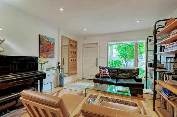 Toronto W03, ON M6N 4E5,36 Florence CRES