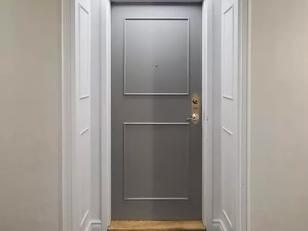 Mississauga, ON L5B 3Z2,155 Hillcrest AVE #1006