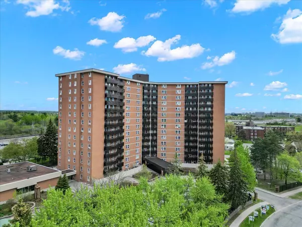 2000 Jasmine CRES #706, Beacon Hill North - South And Area, ON K1J 8K4