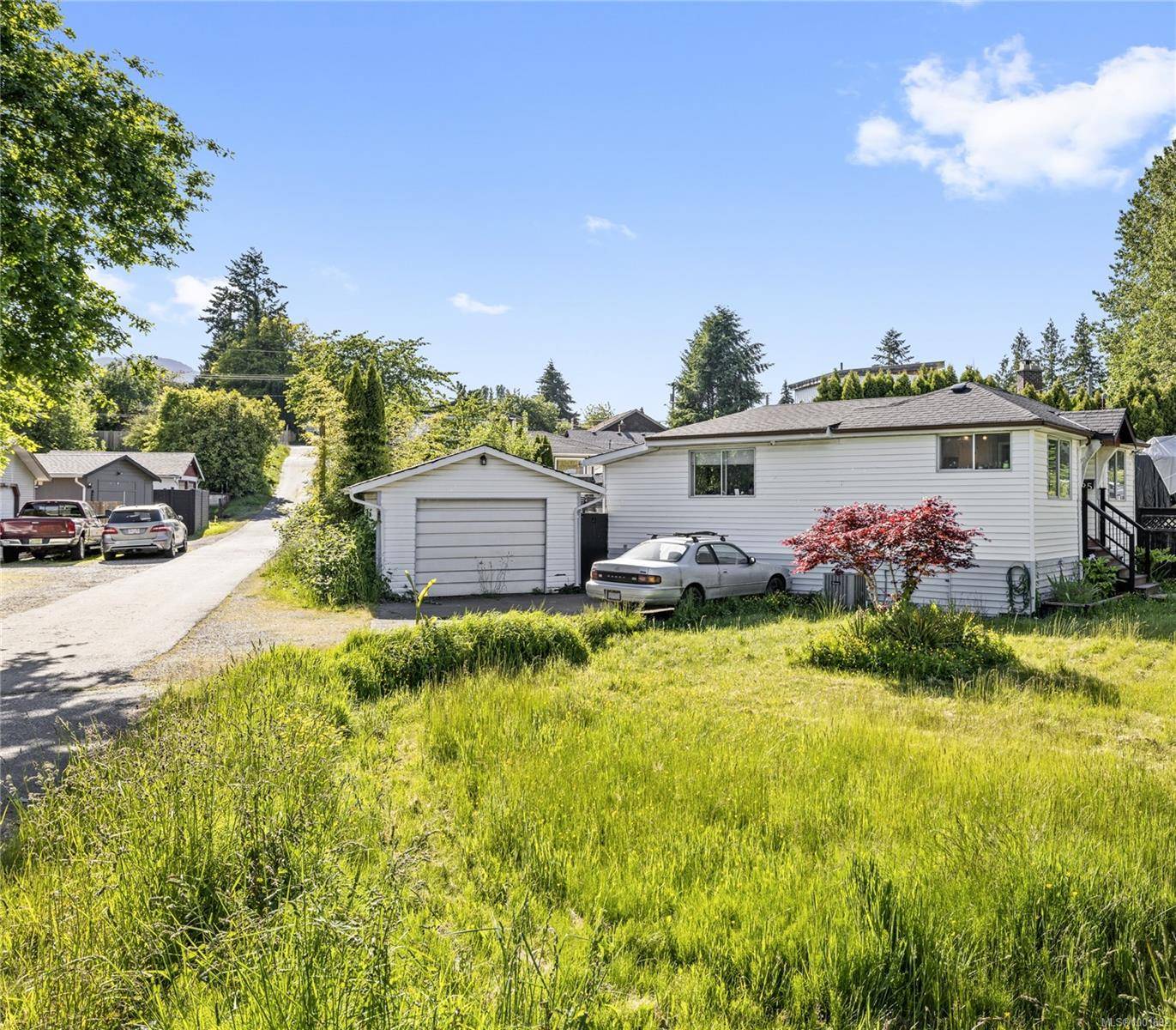 Nanaimo, BC V9R 2C2,425 Pine St
