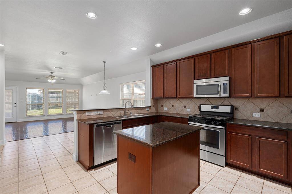 Little Elm, TX 75068,808 Goldenmist Drive