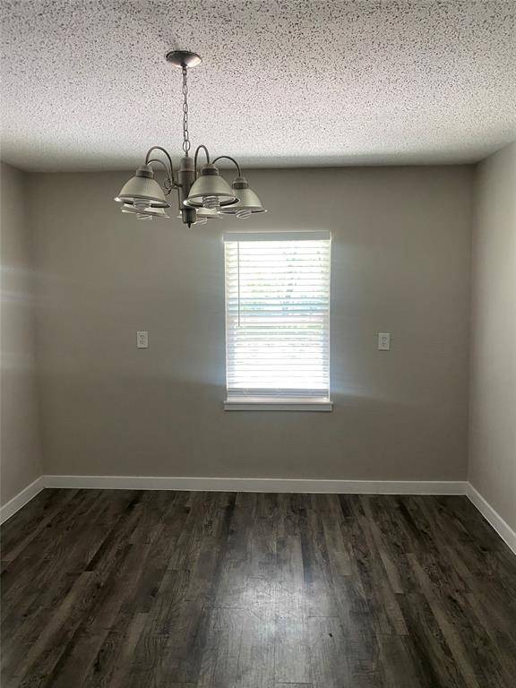 Ennis, TX 75119,201 E Linden Street