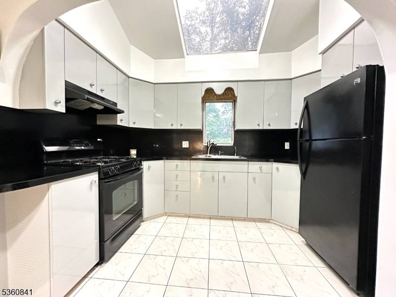 Nutley Twp., NJ 07110,128 Oak Ridge Ave