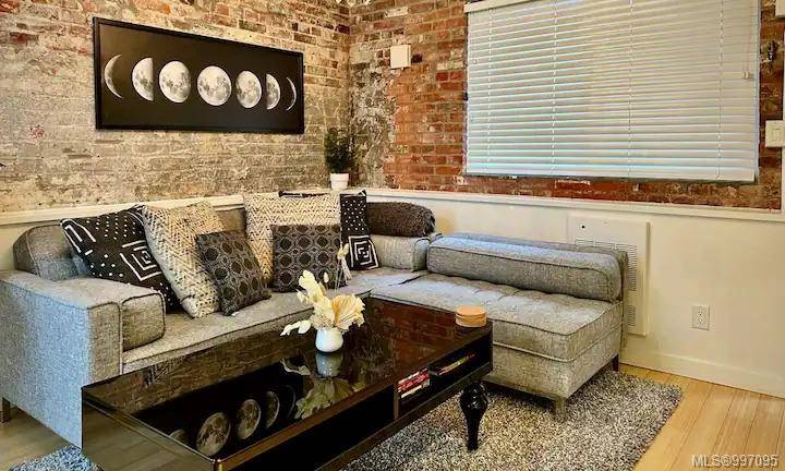 Victoria, BC V8W 1R3,535 Fisgard St #204