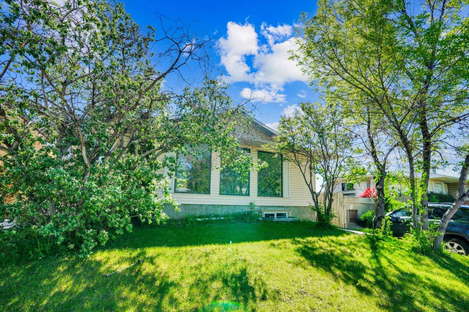 Calgary, AB T1Y 1Y4,616 Whitehorn WAY Northeast