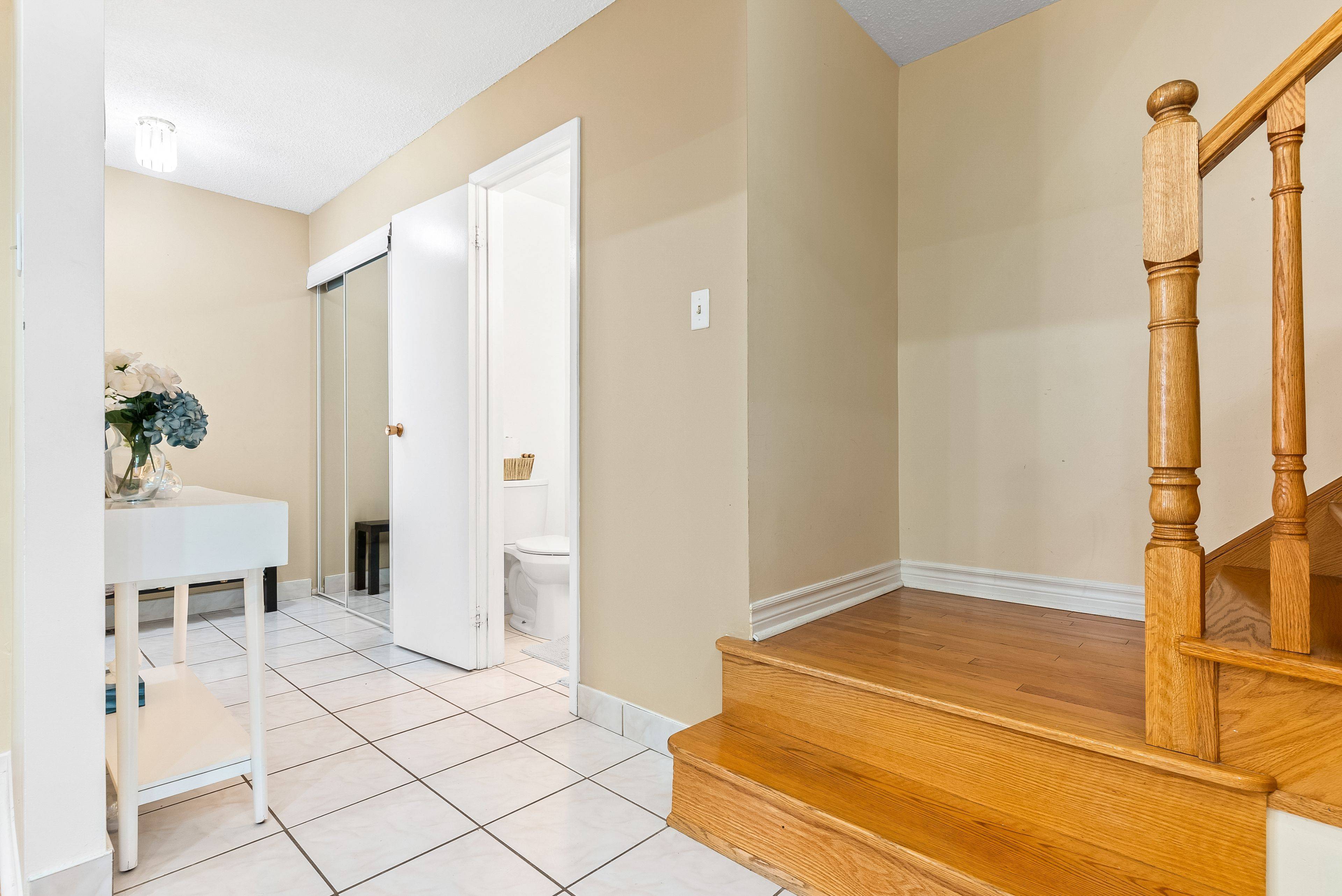 Toronto E11, ON M1B 4N5,20 Courtlands DR