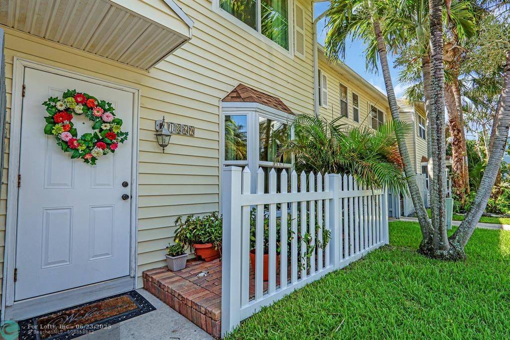 Fort Lauderdale, FL 33305,[StreetName,UnitNumber,StreetNumber,StreetDirPrefix]