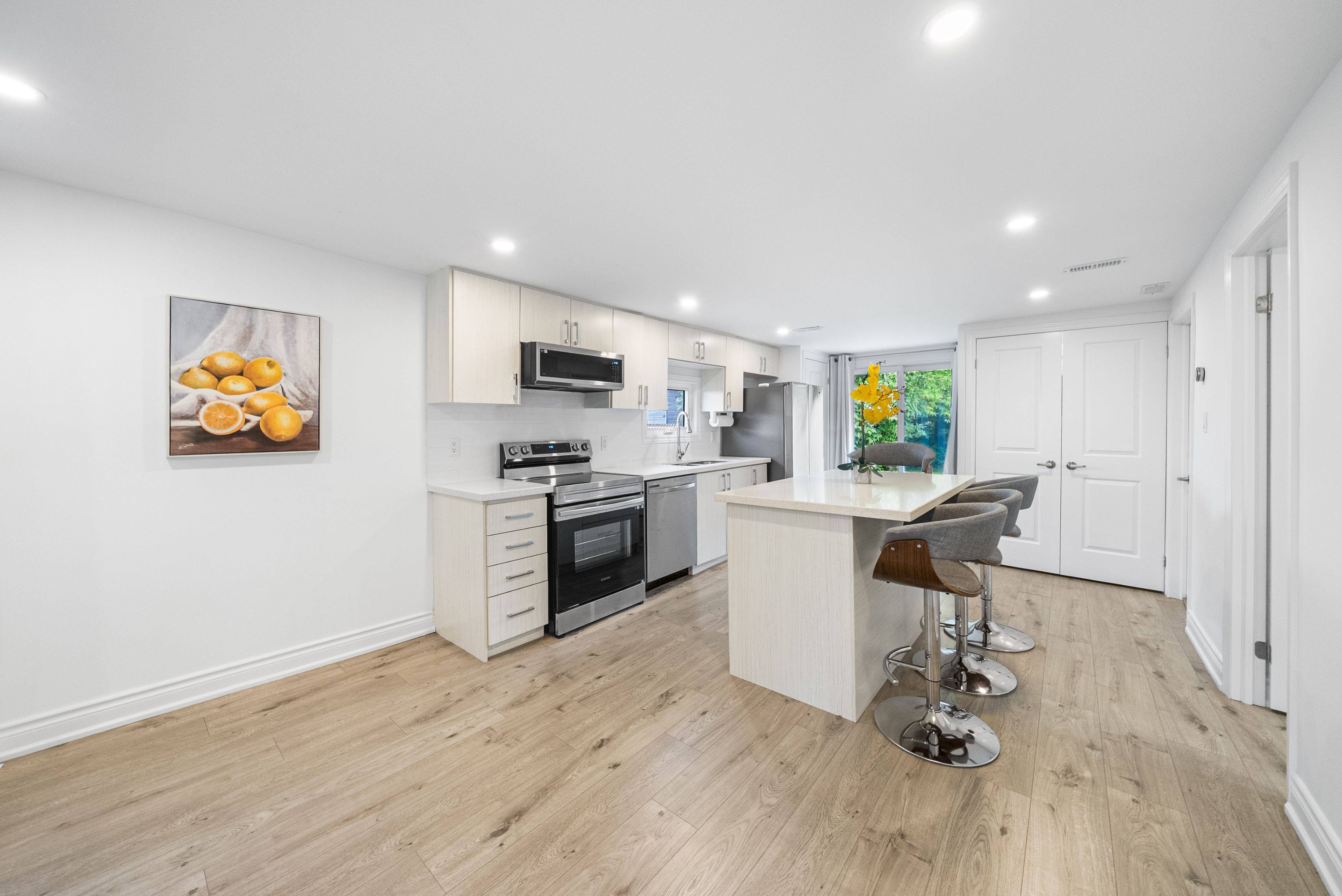 Georgina, ON L4P 2Z6,335 Miami DR