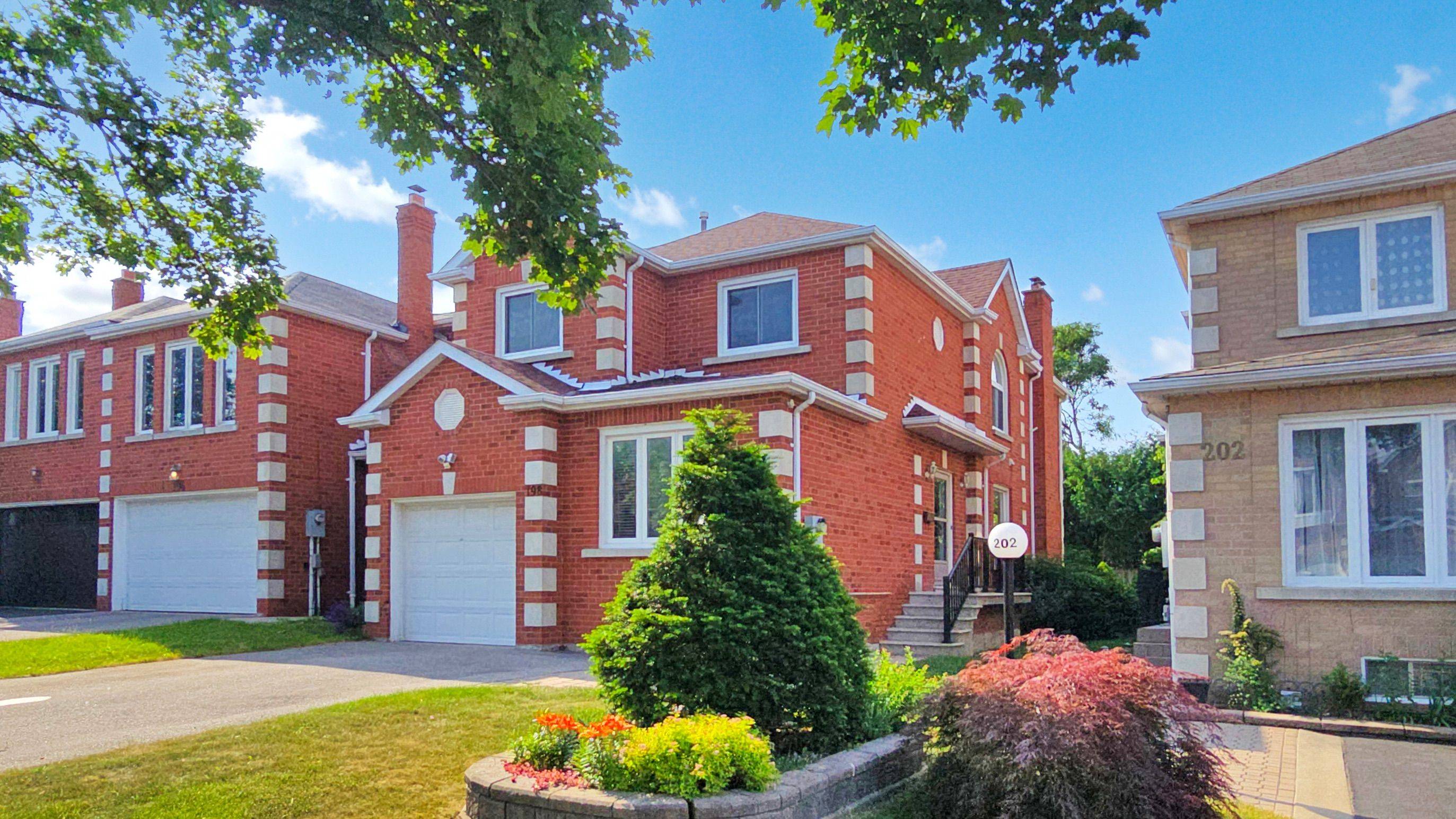 198 Thornway AVE, Vaughan, ON L4J 7Z2