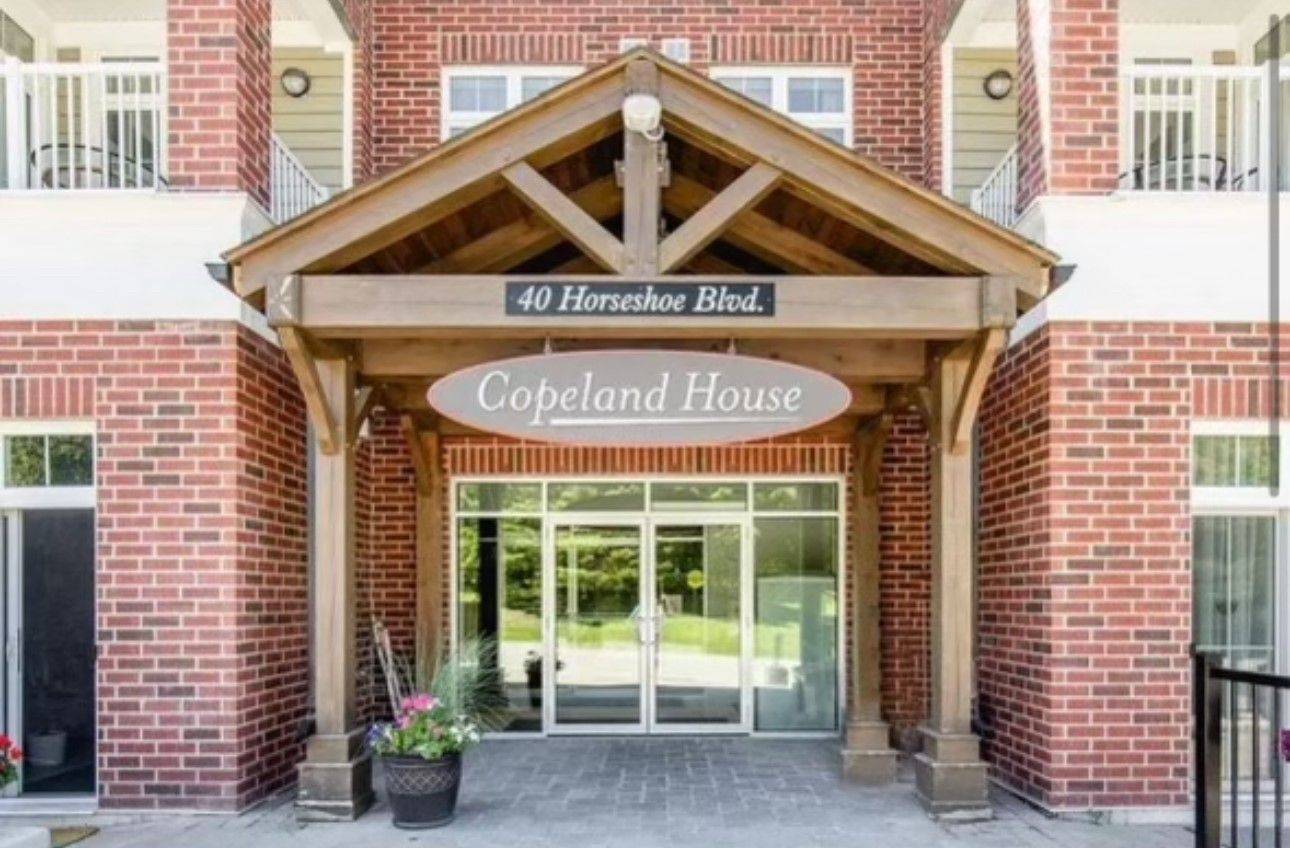 Oro-medonte, ON L4M 4Y8,40 Horseshoe BLVD #203