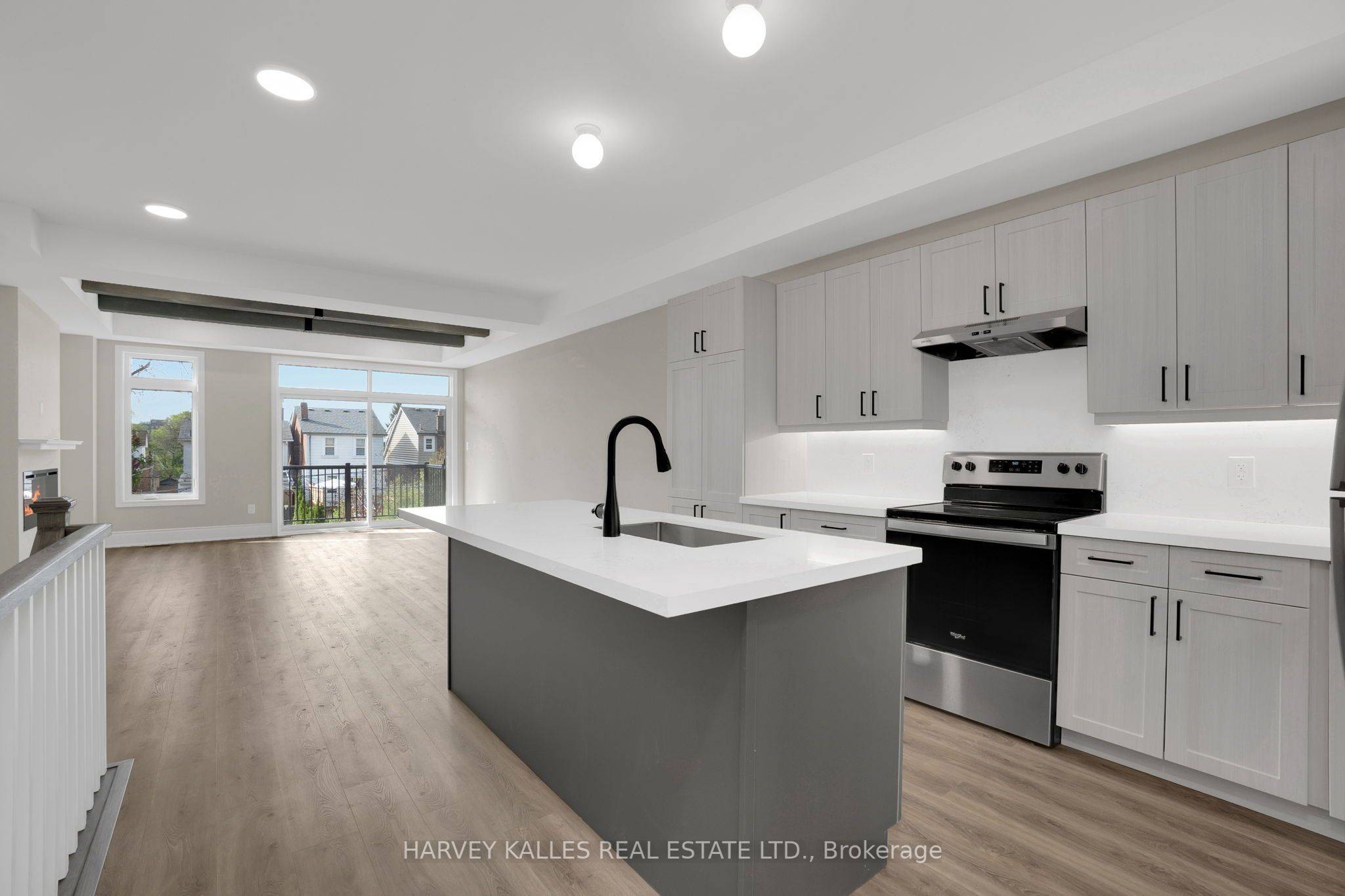 Toronto W03, ON M6N 2S2,19 Lambton AVE
