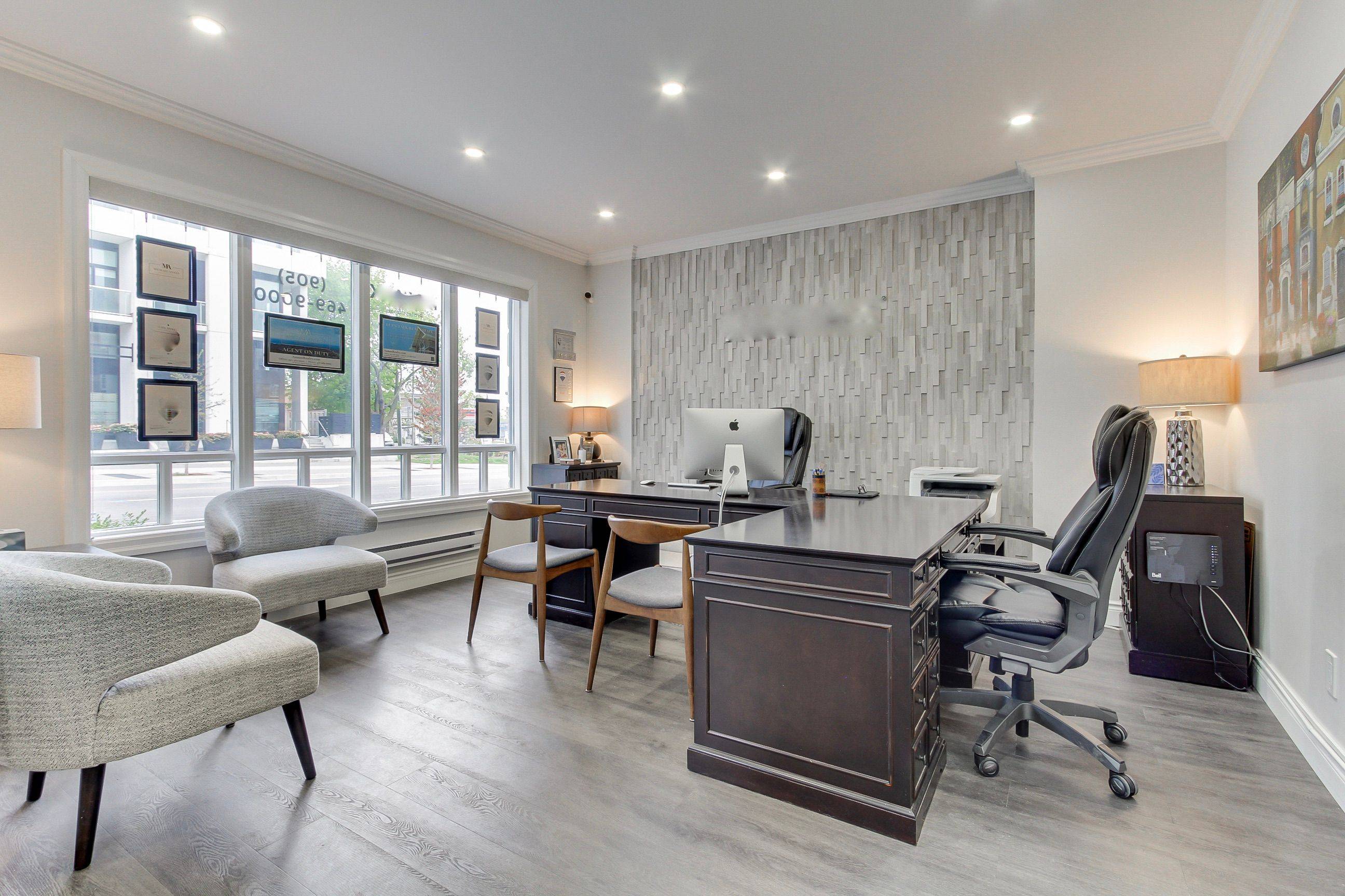 Oakville, ON L6L 3C1,118 Bronte RD