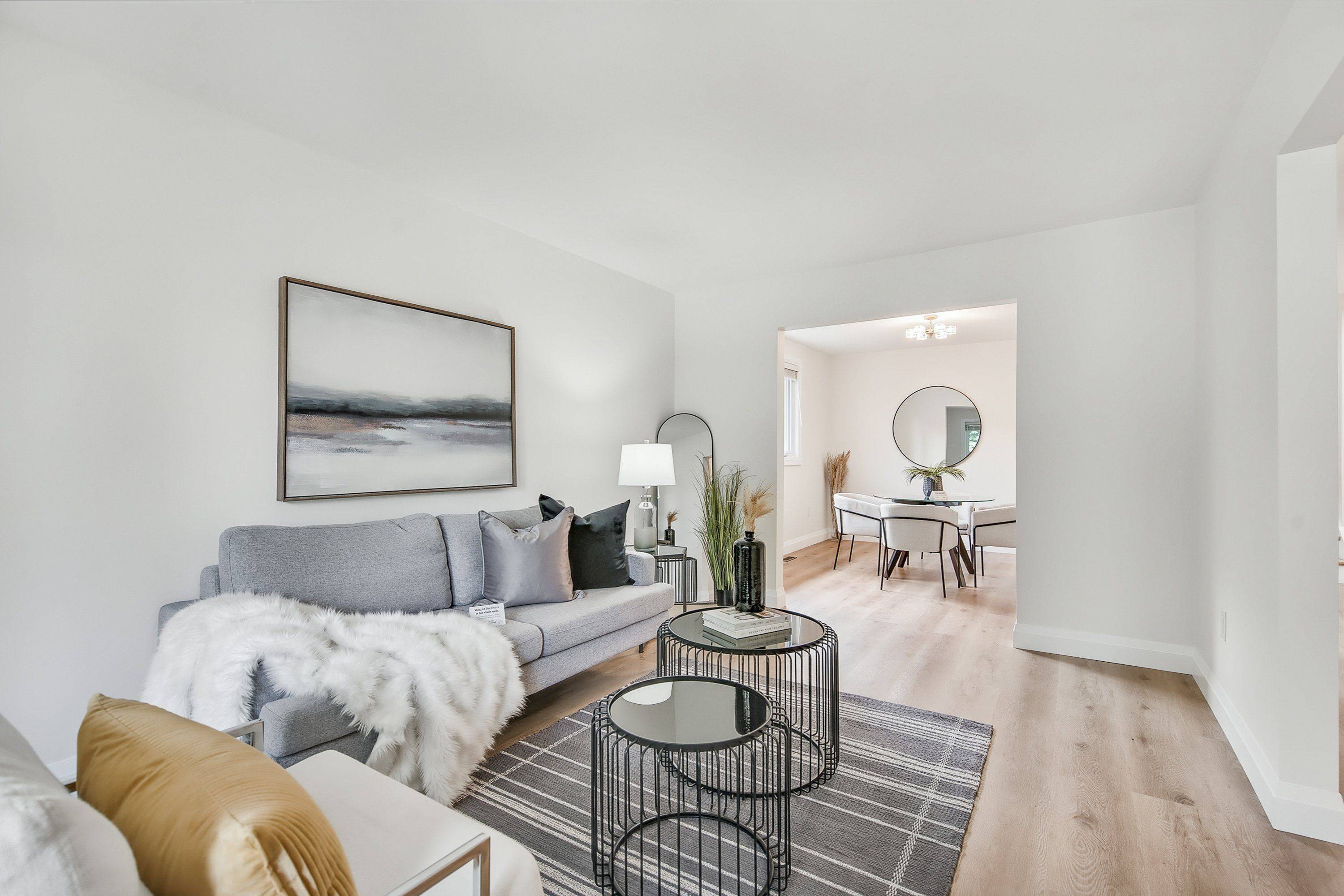 Hamilton, ON L8J 2T5,38 Pinewoods DR