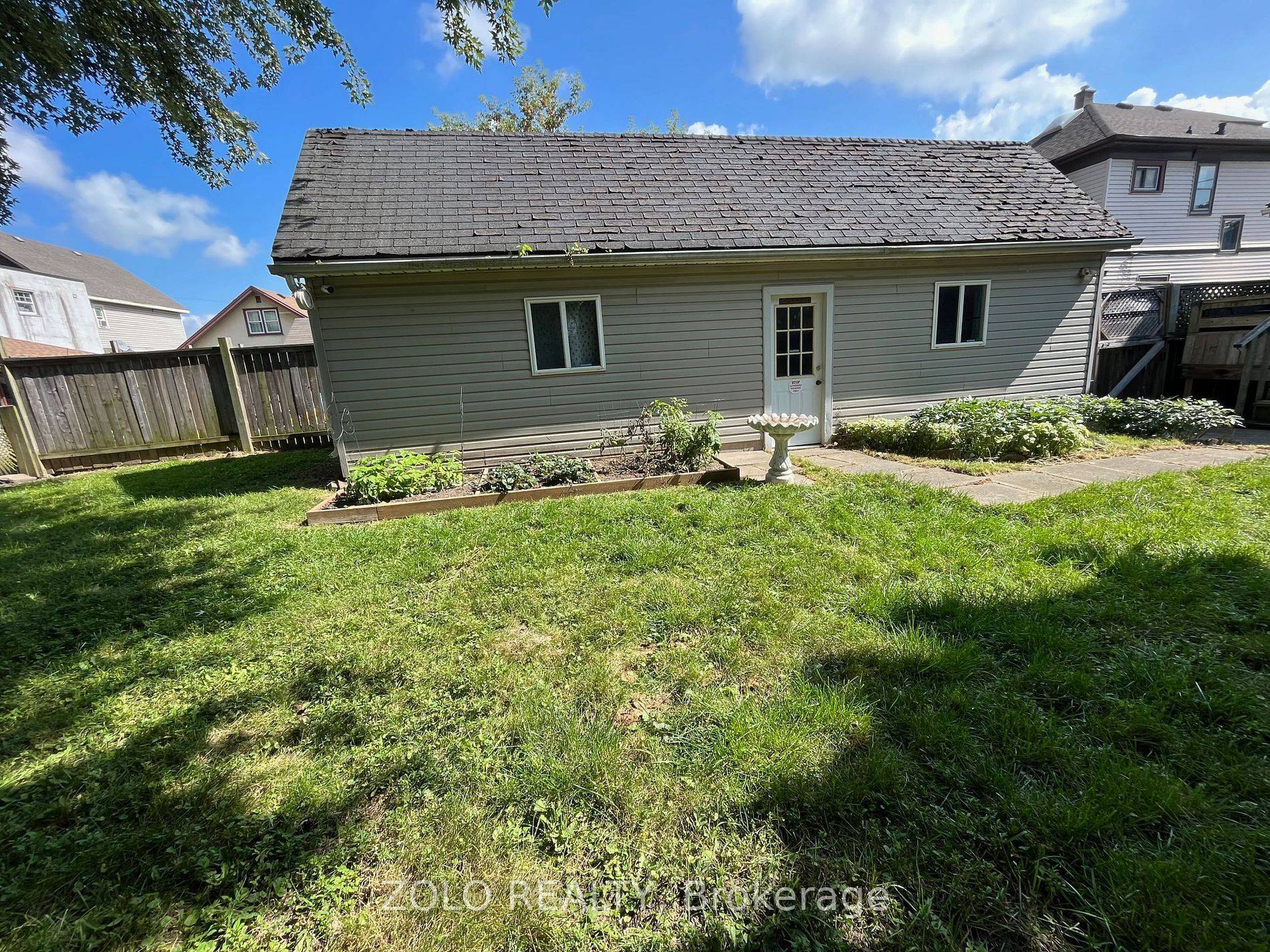 Niagara Falls, ON L2E 2C4,4911 Morrison ST