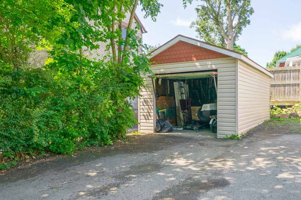 Brockville, ON K6V 2X1,84 Murray ST