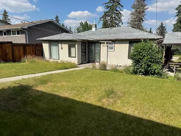Calgary, AB T3B 1R9,8831 34 AVE NW
