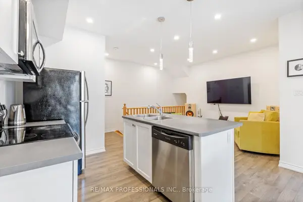 Pickering, ON L1X 0E4,1767 Rex Heath DR #57