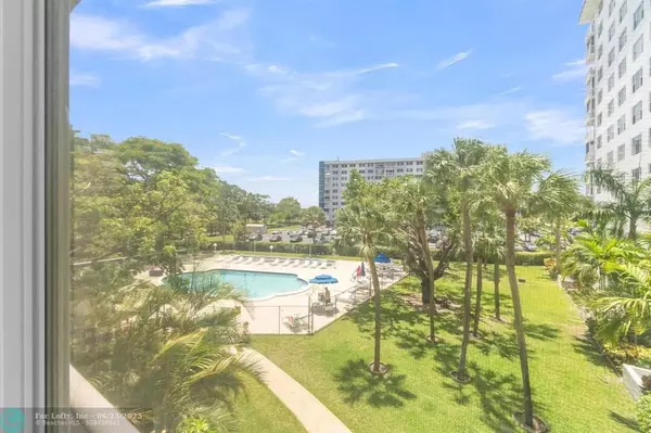 Hollywood, FL 33021,3800 Hillcrest Dr #312