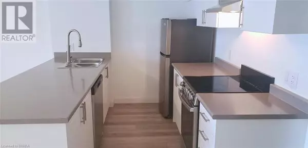 Hamilton, ON L8L 4S6,252 Catharine ST #106