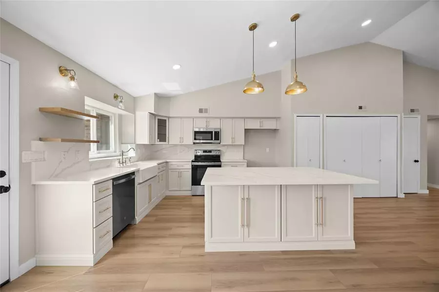 2933 Kingswood Drive, Garland, TX 75040