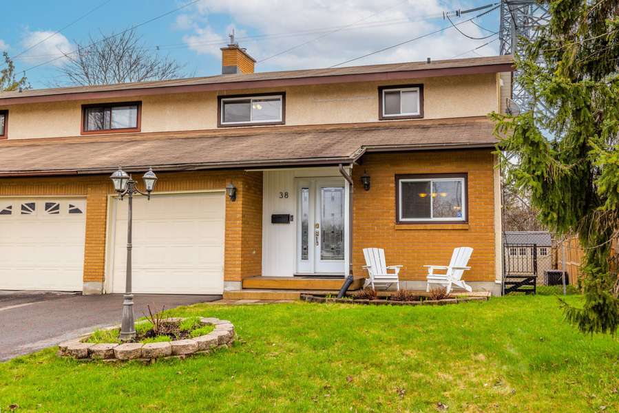 38 Nestow DR, Tanglewood - Grenfell Glen - Pineglen, ON K2G 3X8