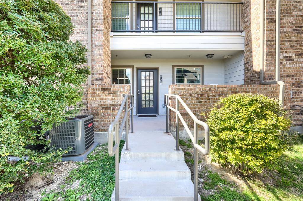 Dallas, TX 75231,6108 Abrams #208