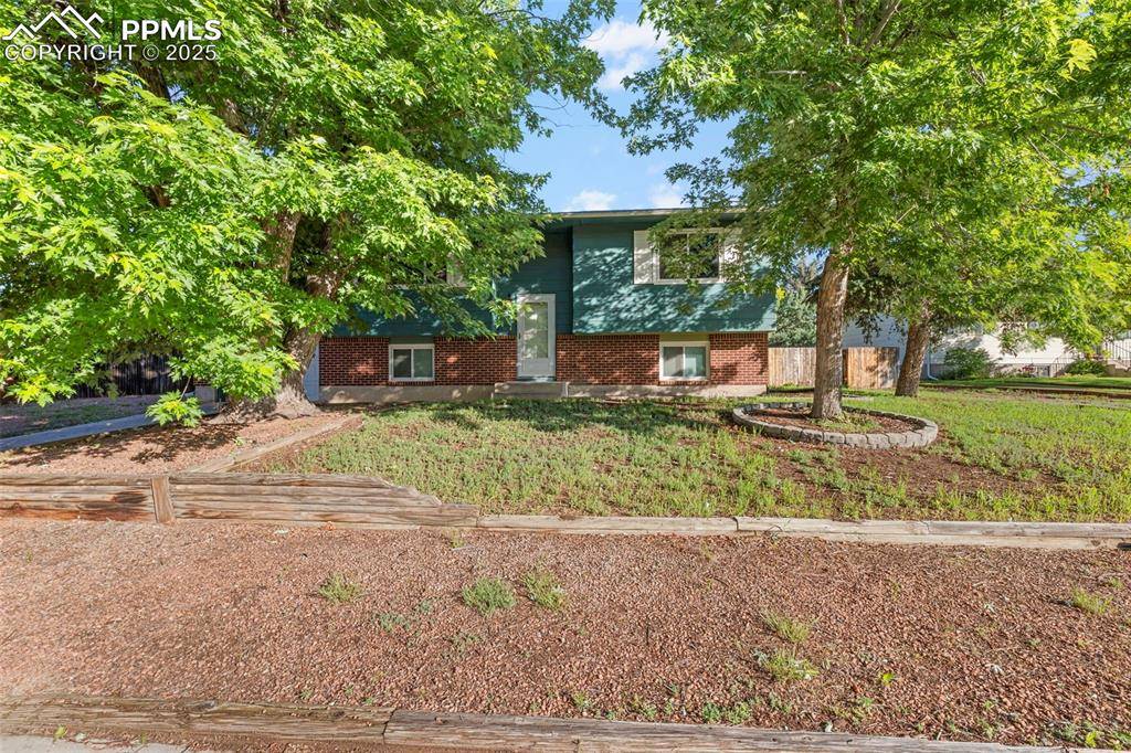 1310 Commanchero DR, Colorado Springs, CO 80915