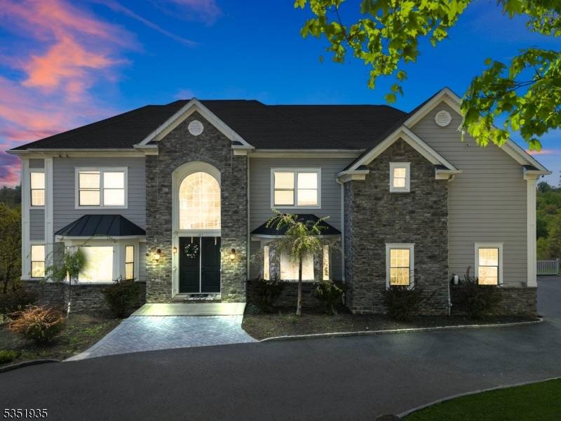 Watchung Boro, NJ 07069,183 Johnston Dr