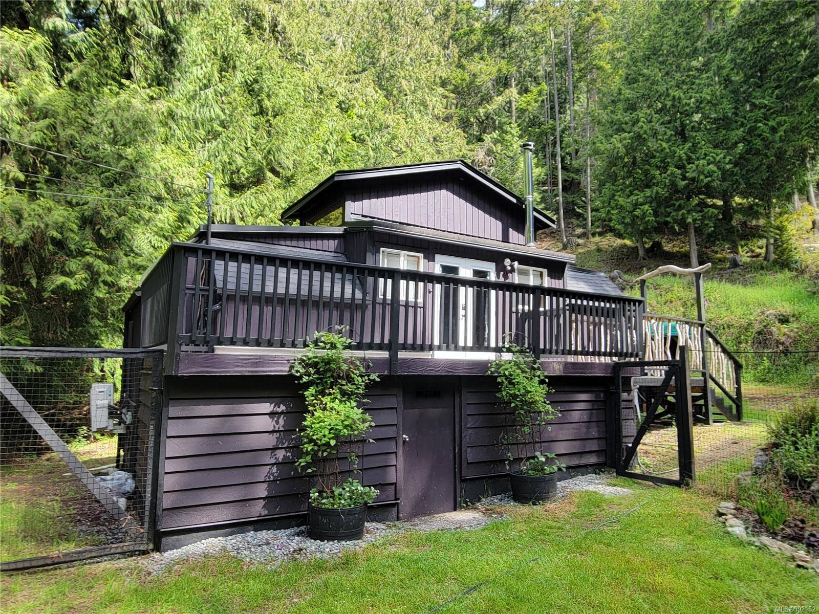 Pender Island, BC V0N 2M2,2614 Crowsnest Dr